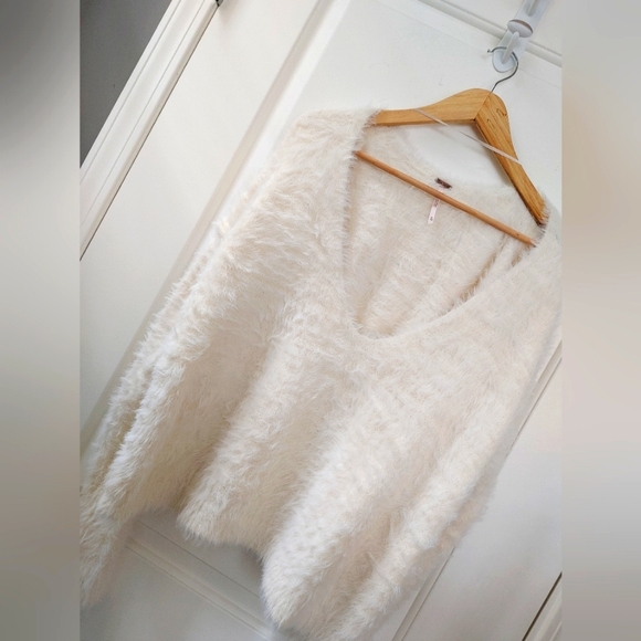 Free People Sweaters - Free People Fuzzy Knit Serendipity Sweater ~ Size XL